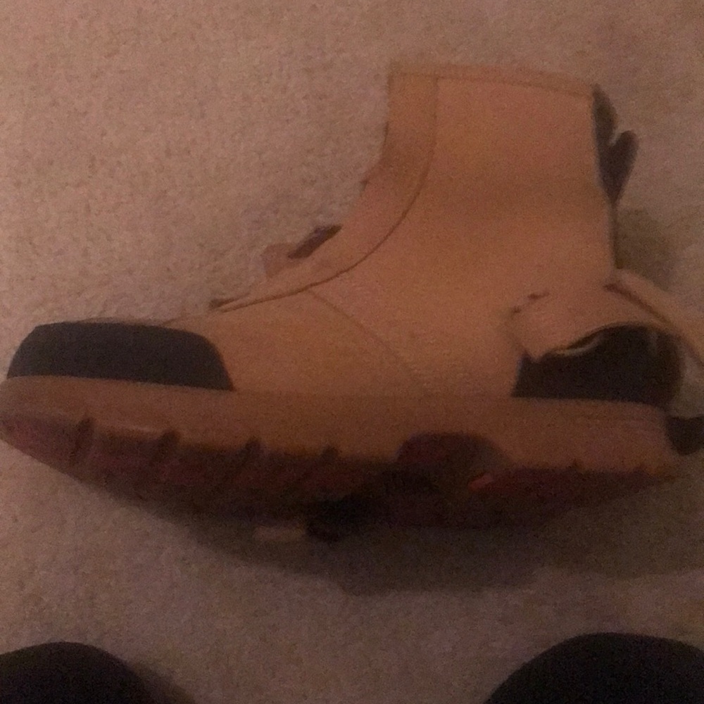 Boot - Picture 2 of 3